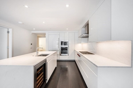 150 Seaport Blvd