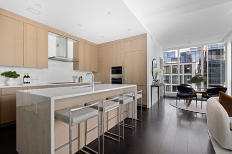150 Seaport Blvd