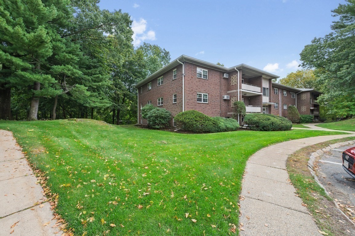 56 Jacqueline Rd Unit 8, Waltham, MA 02452 - Image 3