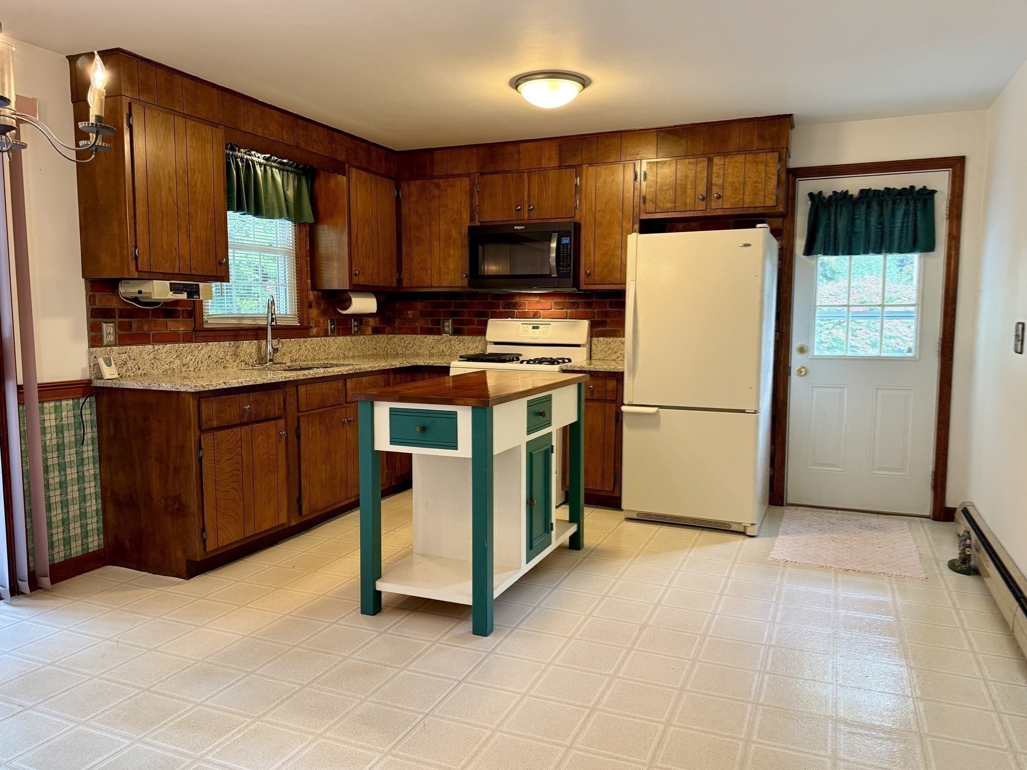66 Debbie Dr, Leominster, MA 01453 - Image 16