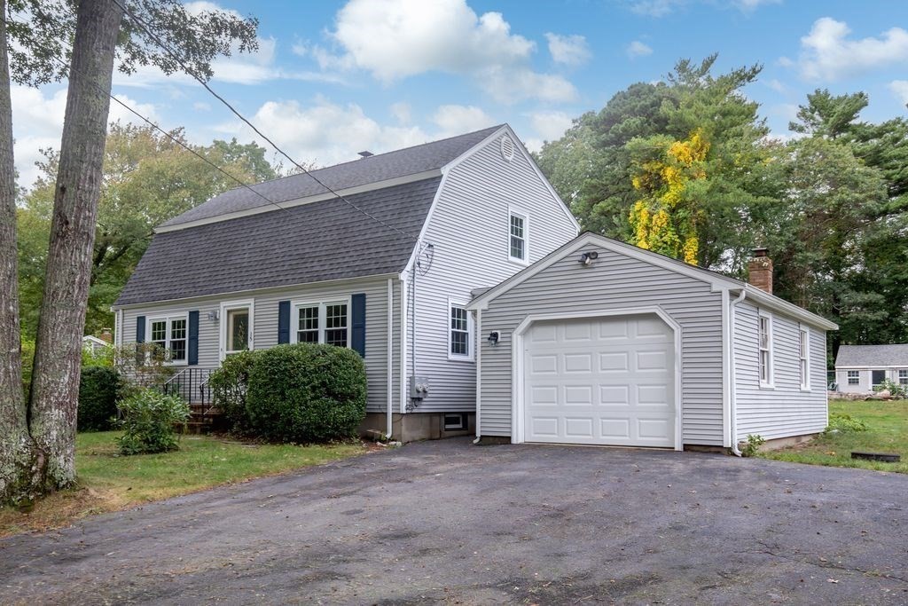 15 October Lane, Plymouth, MA 02360