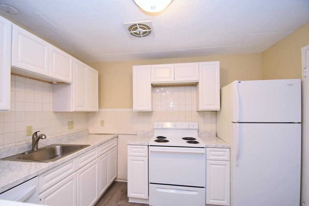 1105 Lexington St Unit 7-3, Waltham, MA 02452 - Image 2