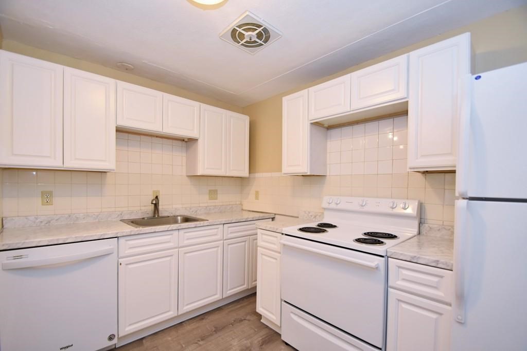 1105 Lexington St Unit 7-3, Waltham, MA 02452 - Image 3