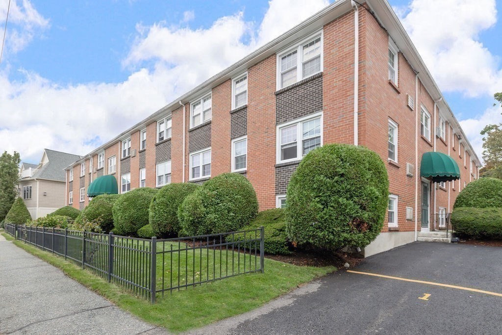 210 Hillside Ave Unit 32, Needham, MA 02494 - Image 18