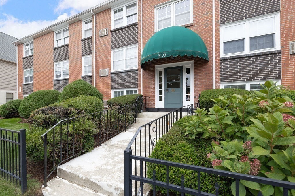 210 Hillside Ave Unit 32, Needham, MA 02494 - Image 21