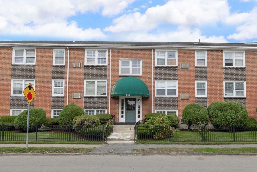 210 Hillside Ave Unit 32, Needham, MA 02494 - Image 22