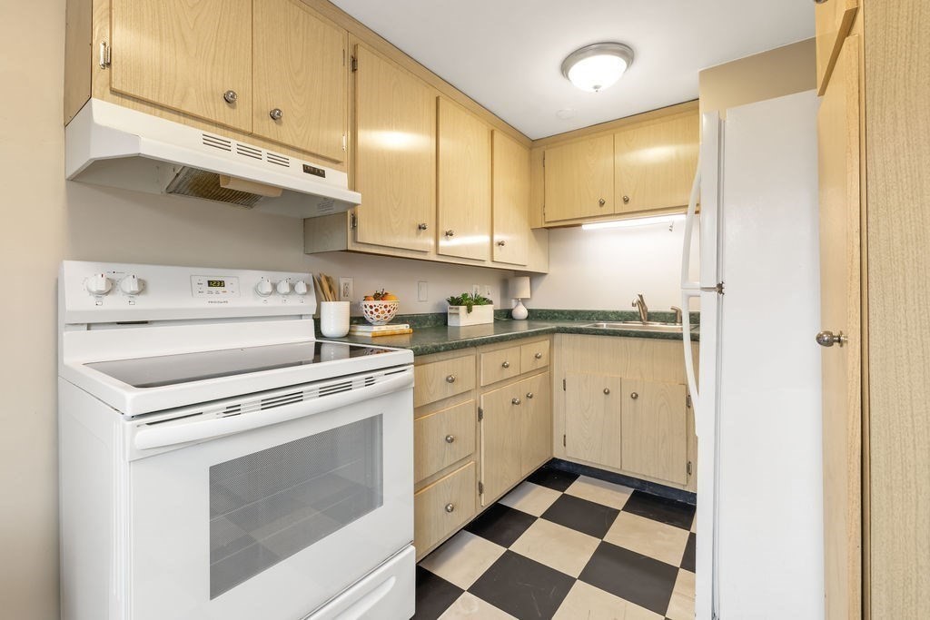 210 Hillside Ave Unit 32, Needham, MA 02494 - Image 6
