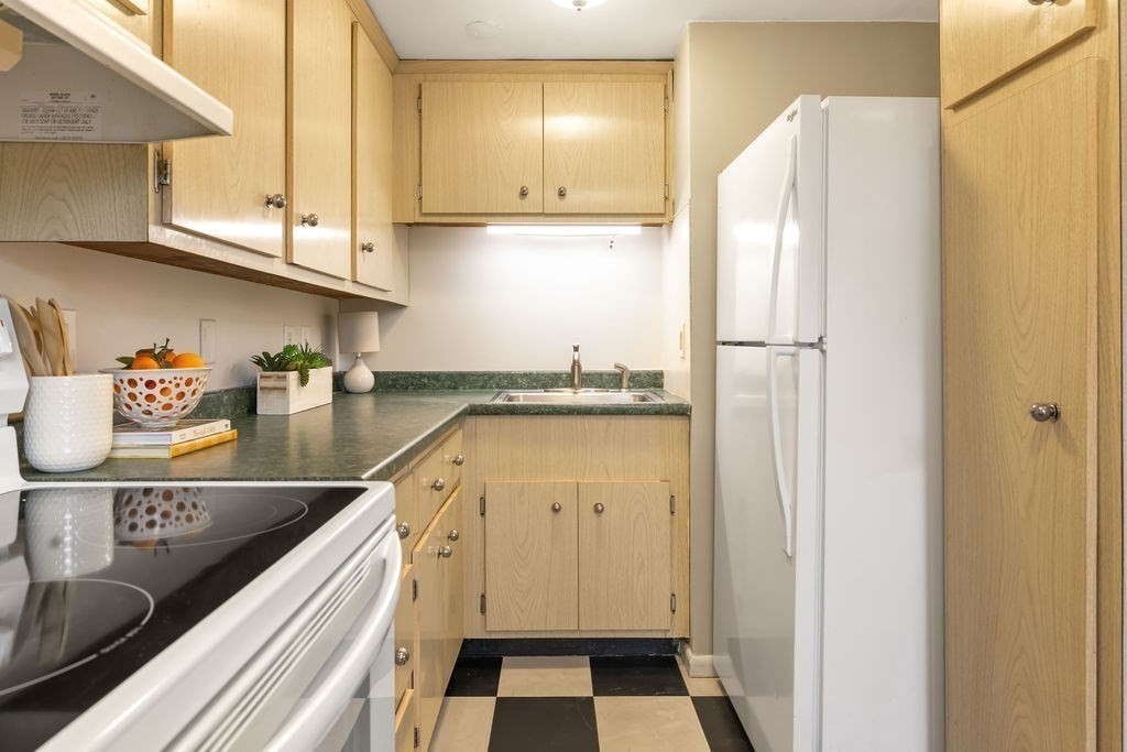 210 Hillside Ave Unit 32, Needham, MA 02494 - Image 7