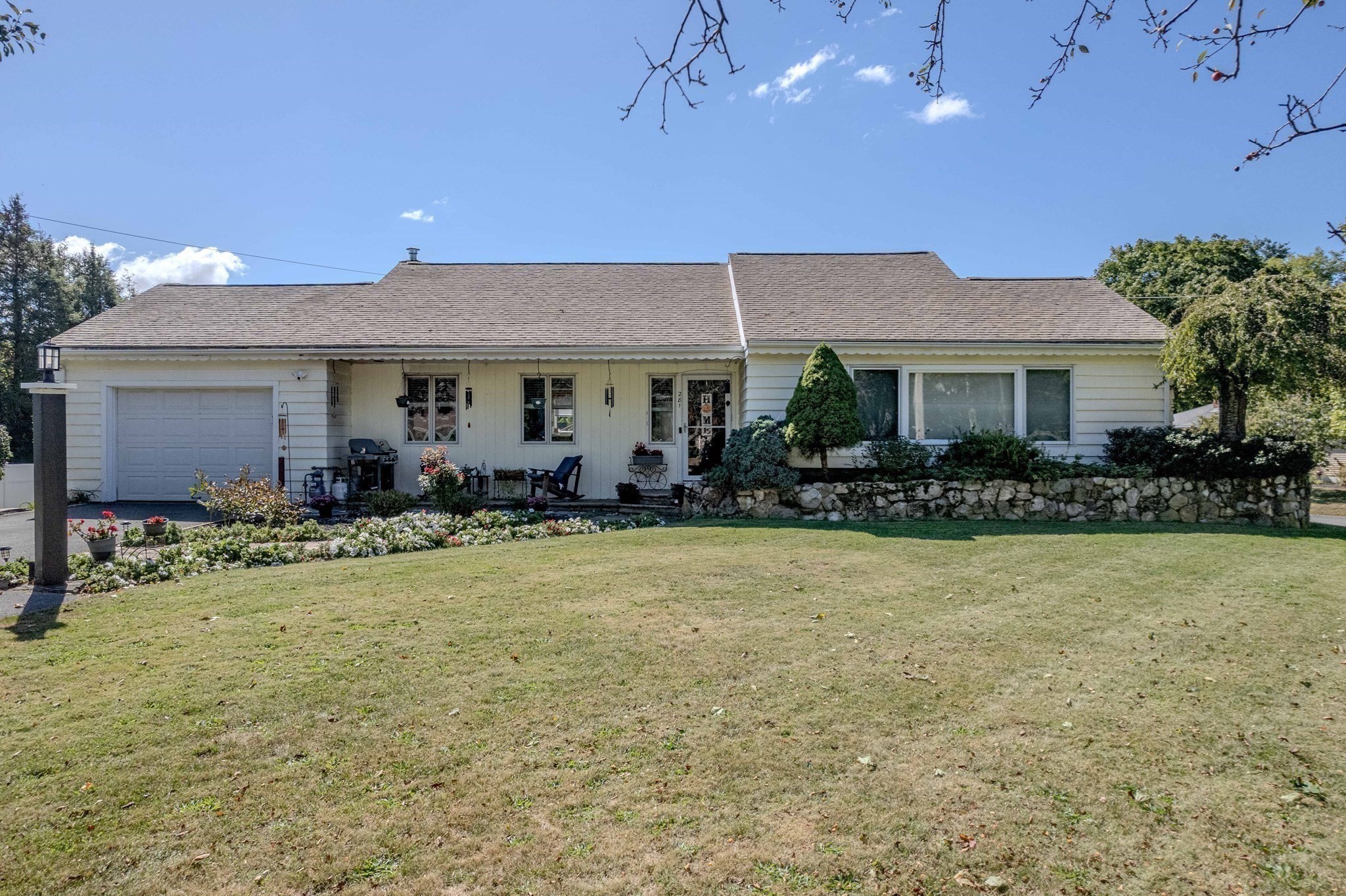 281 Village Street, Medway, MA 02053