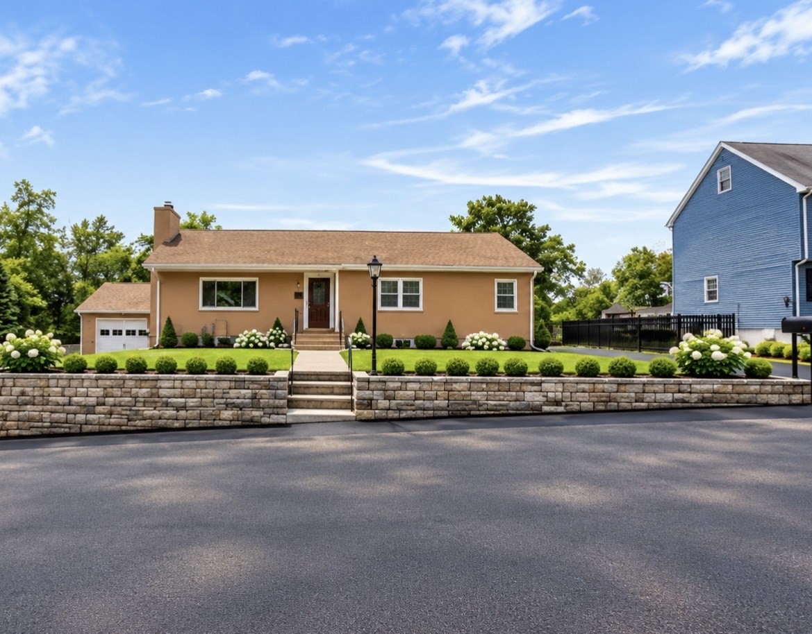 28 Bulfinch Ter, Lynn, MA 01902