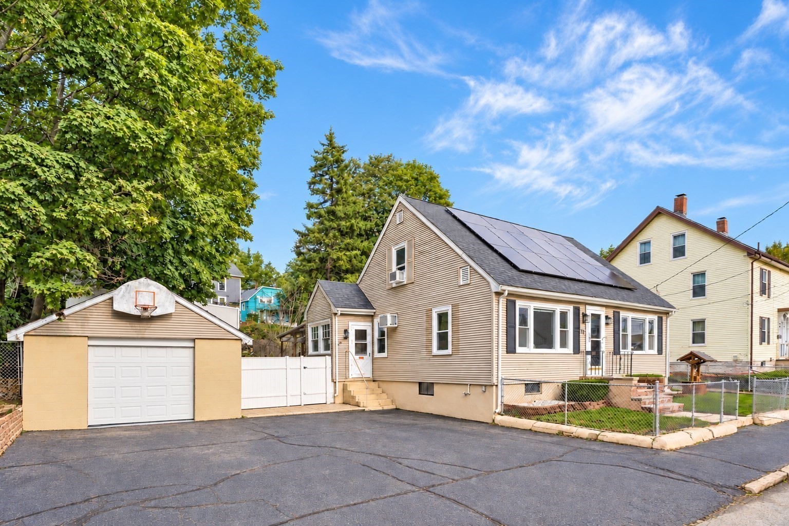10 Garfield Avenue, Woburn, MA 01801