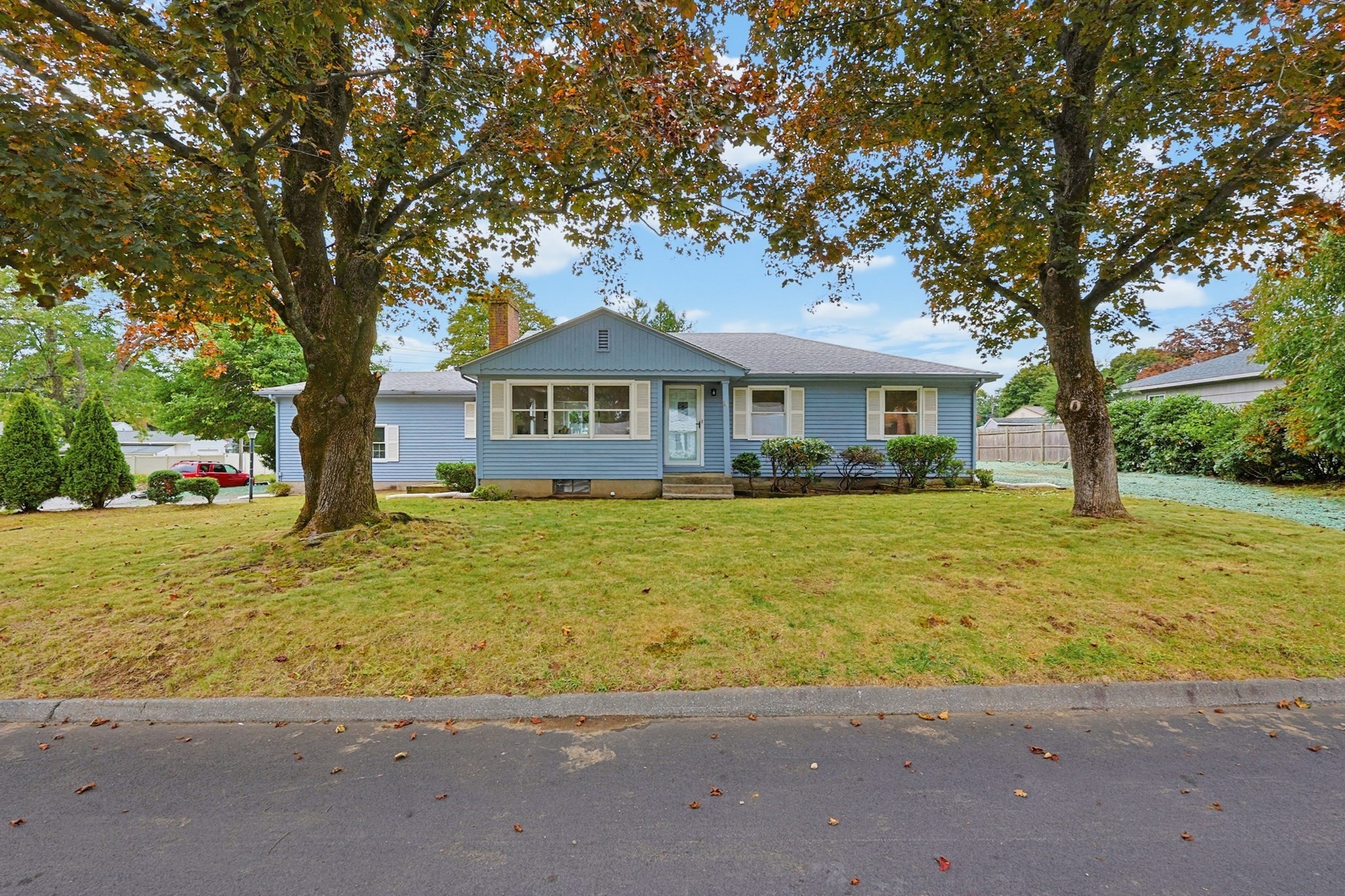 16 Westmont Cir, Shrewsbury, MA 01545