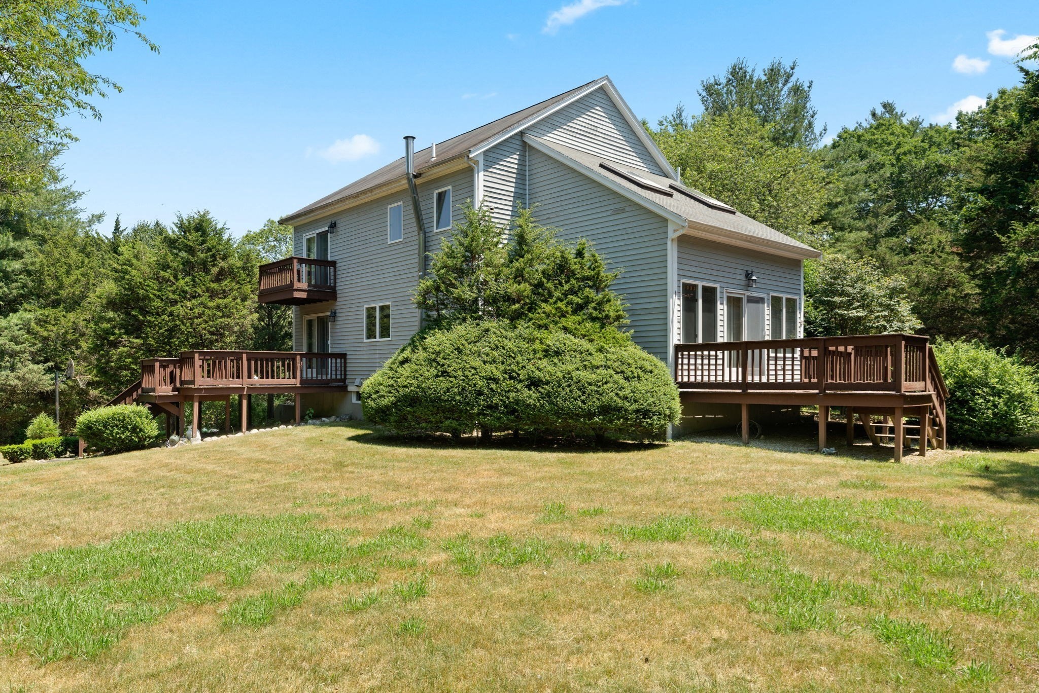 1286 Reed Rd, Dartmouth, MA 02747