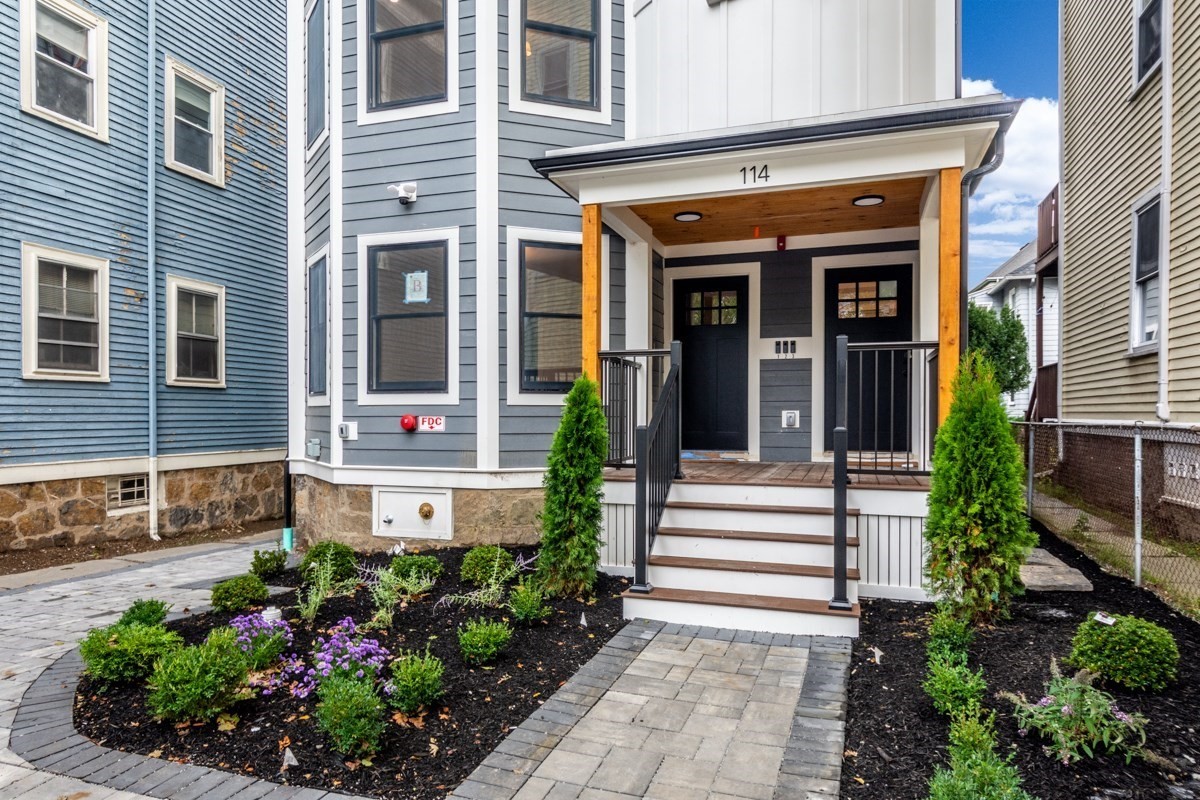 114 Franklin St. Unit 2, Brookline, MA 02445