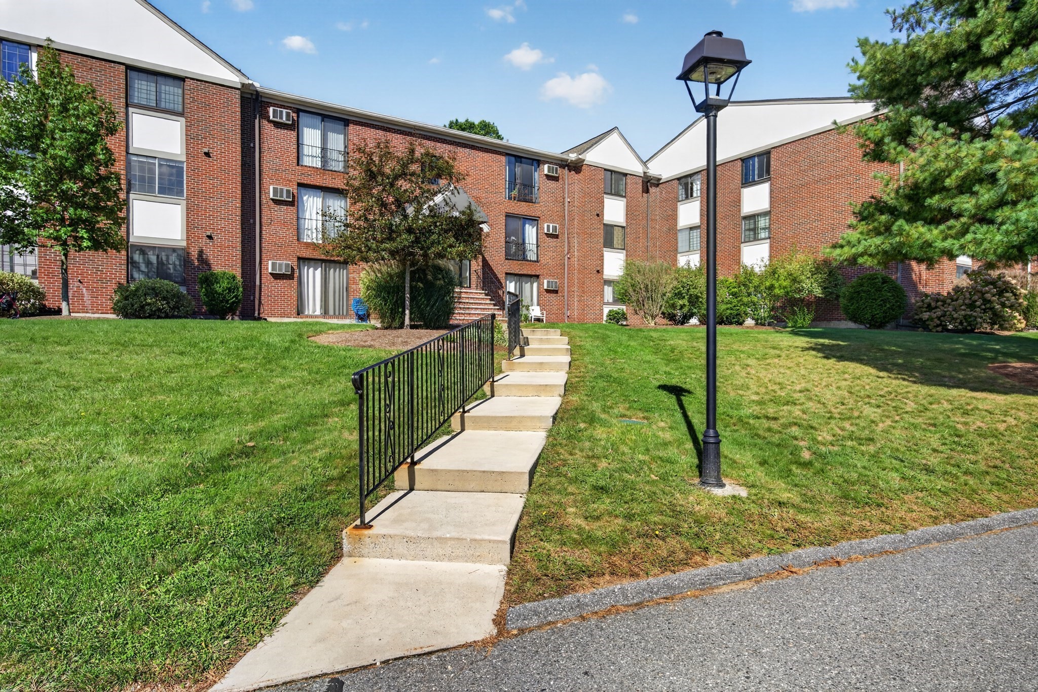 386 Great Rd Unit A8, Acton, MA 01720