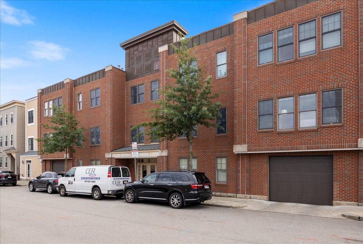 653 E 2nd St Unit 205, Boston - South Boston, MA 02127