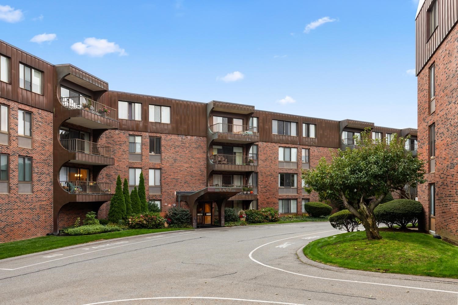 1008 Paradise Road Unit 2J, Swampscott, MA 01907