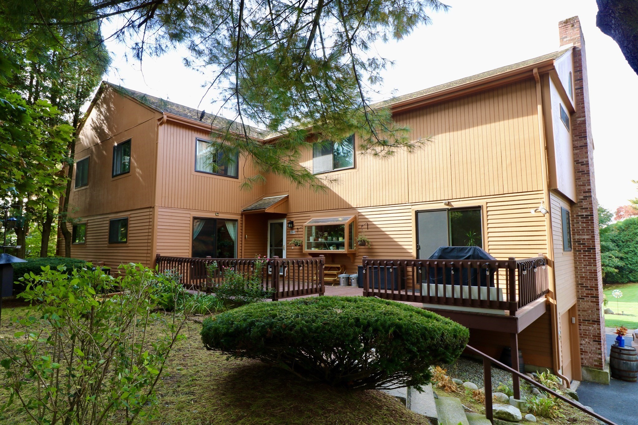 25 Country Club Ln Unit B, Milford, MA 01757
