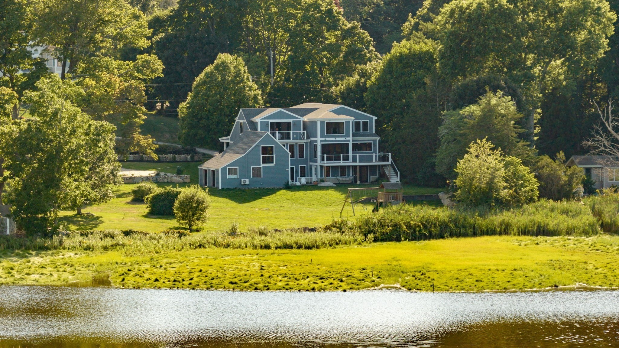 392 S Main St, Cohasset, MA 02025