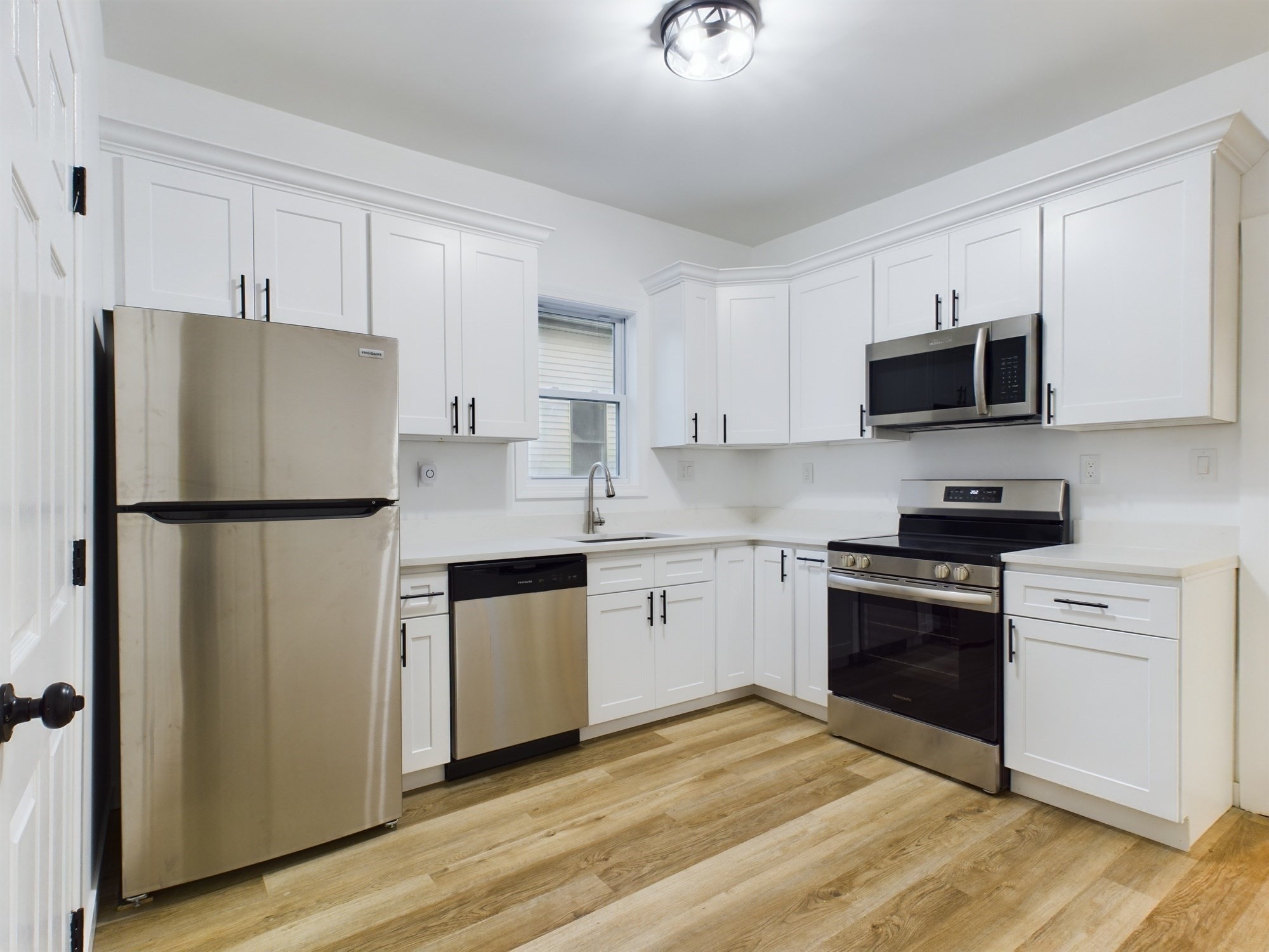 28 Furness St, Revere, MA 02151 - Image 2