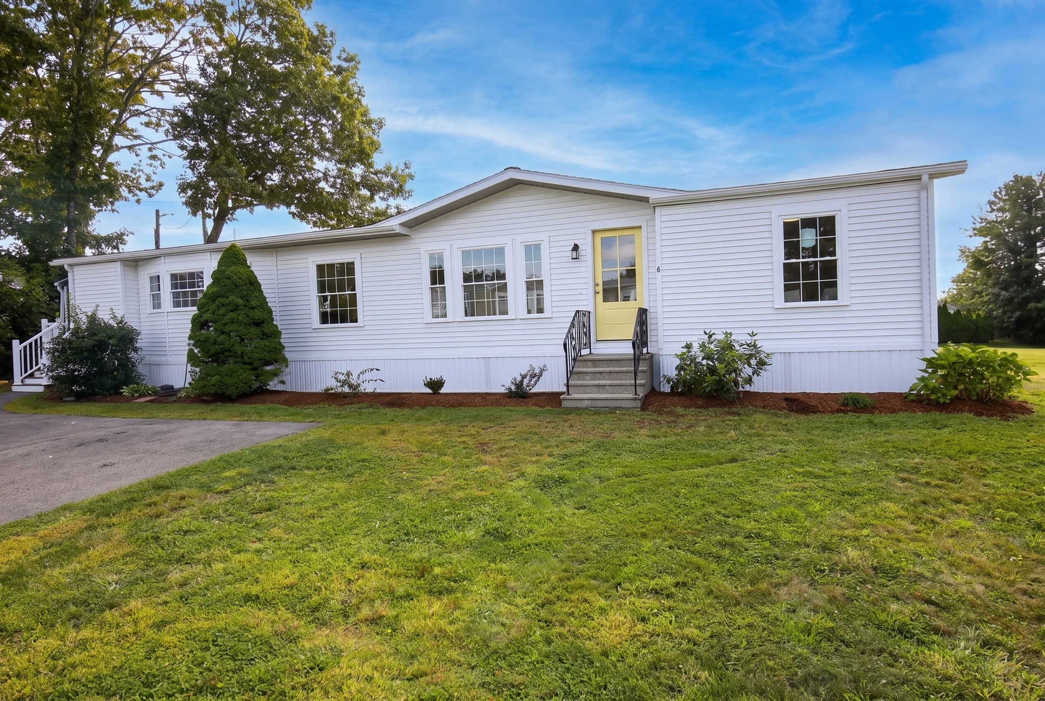 6 Emerald Pl, Raynham, MA 02767