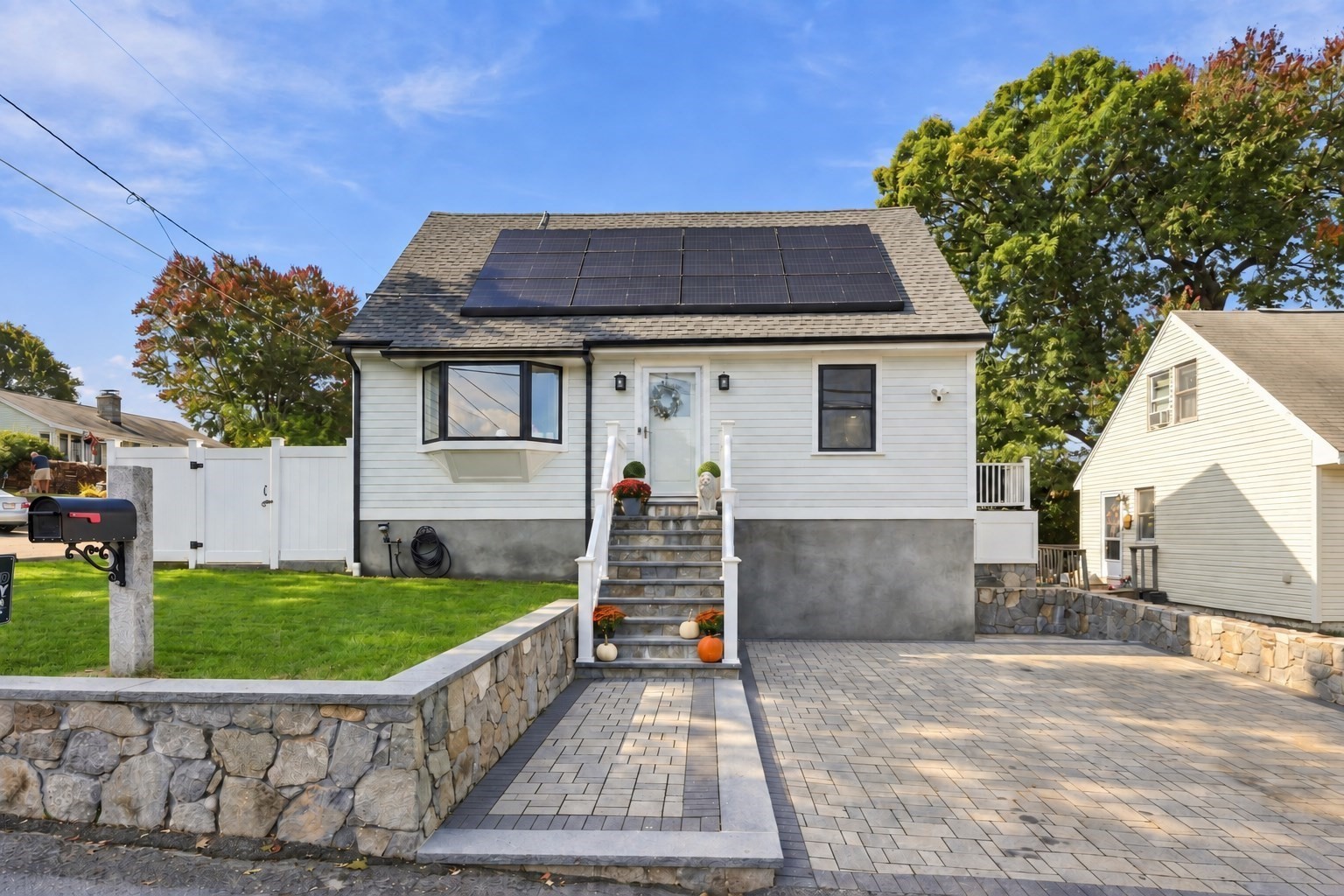 106 Virginia Ave, Lowell, MA 01852