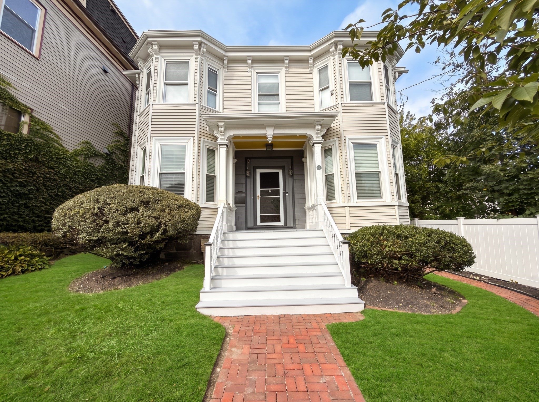 31 Regent St, Boston - Roxbury, MA 02119