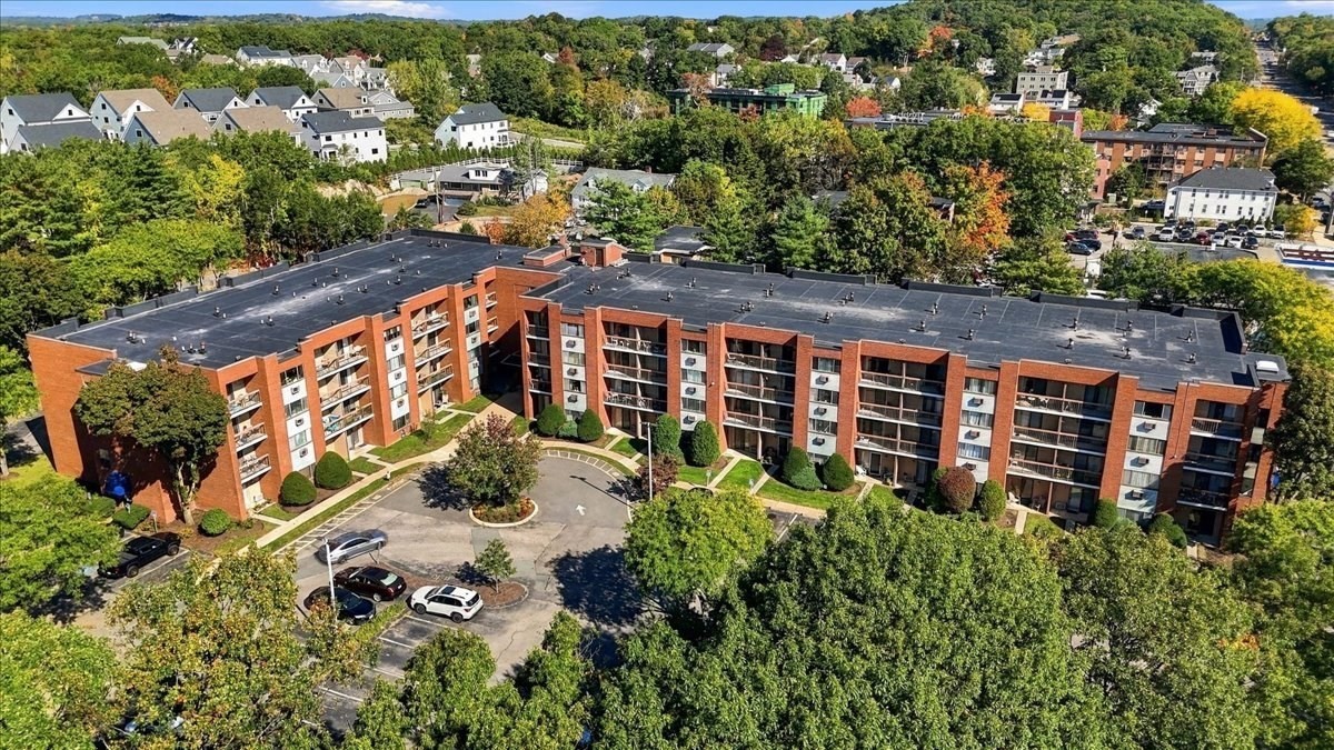 4975 Washington St Unit 310, West Roxbury, Boston, MA 02132
