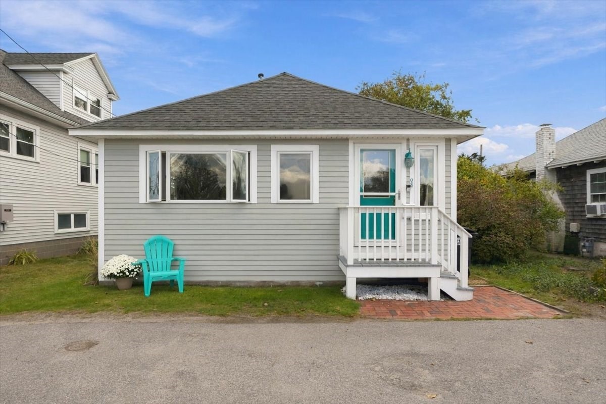 94 Packard Ave, Hull, MA 02045