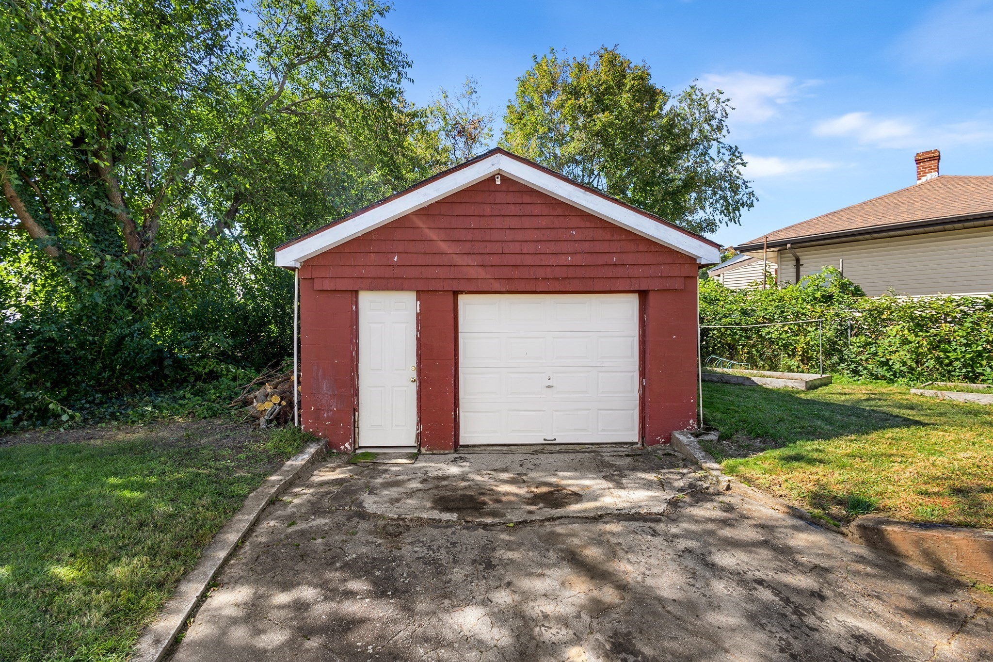 2113 Pleasant St, Fall River, MA 02723 - Image 36