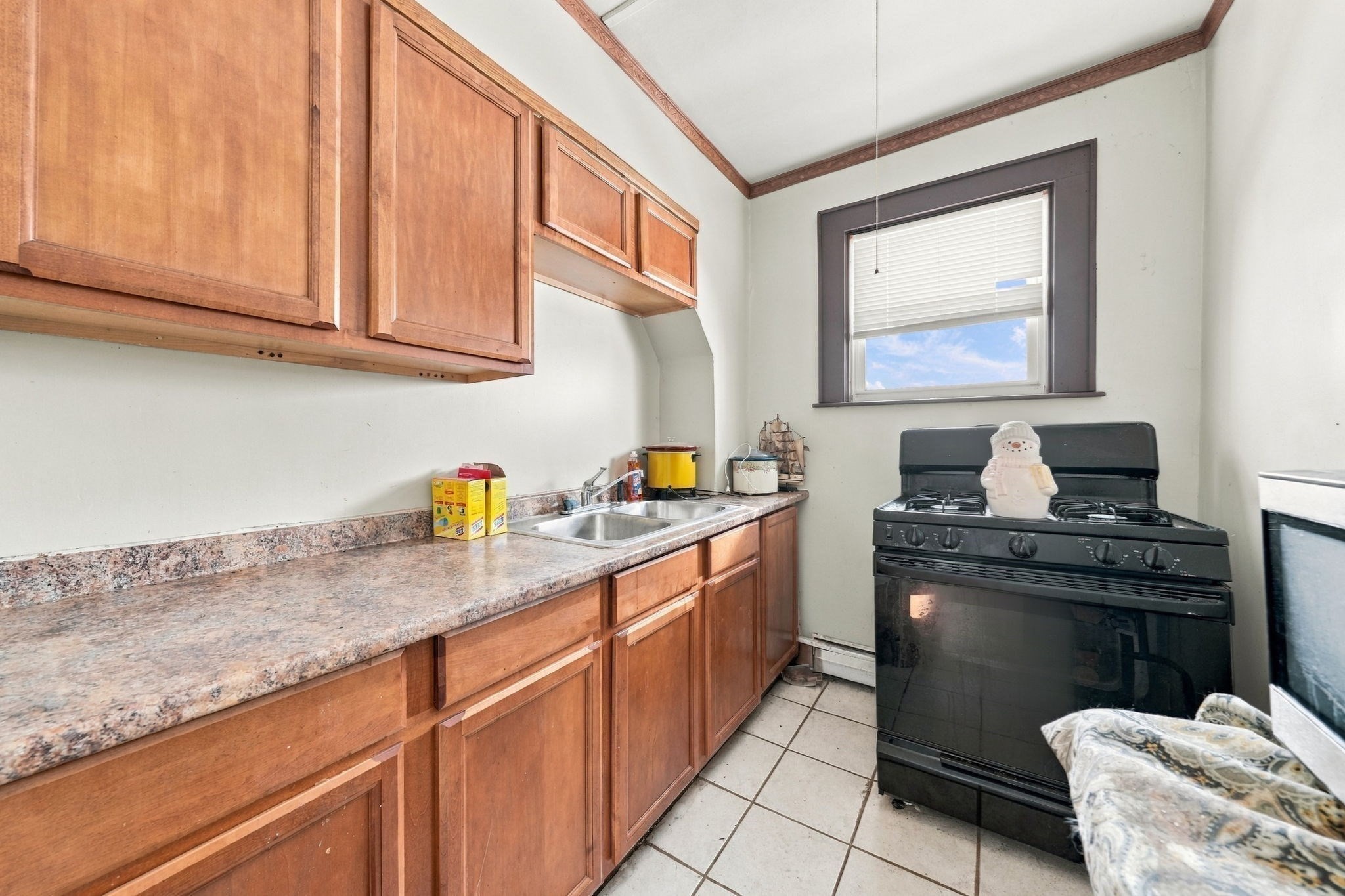 97 Canonicus St, Fall River, MA 02723 - Image 14