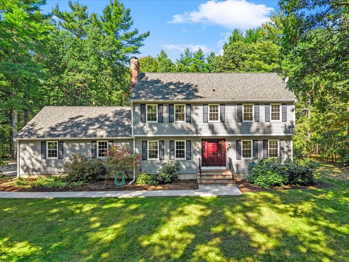 6 Holloway Brook Rd, Lakeville, MA 02347