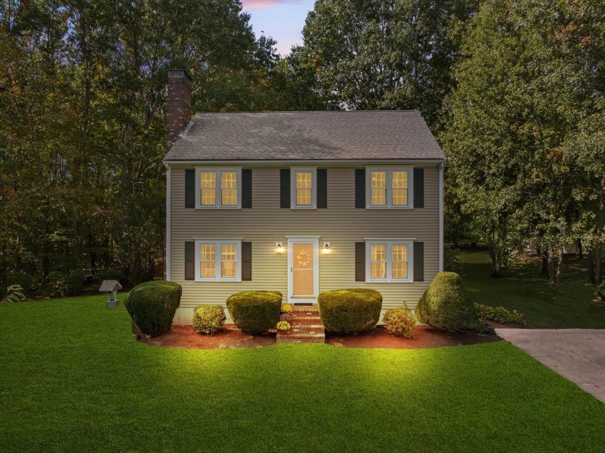 8 George Littlefield Circle, Middleboro, MA 02346
