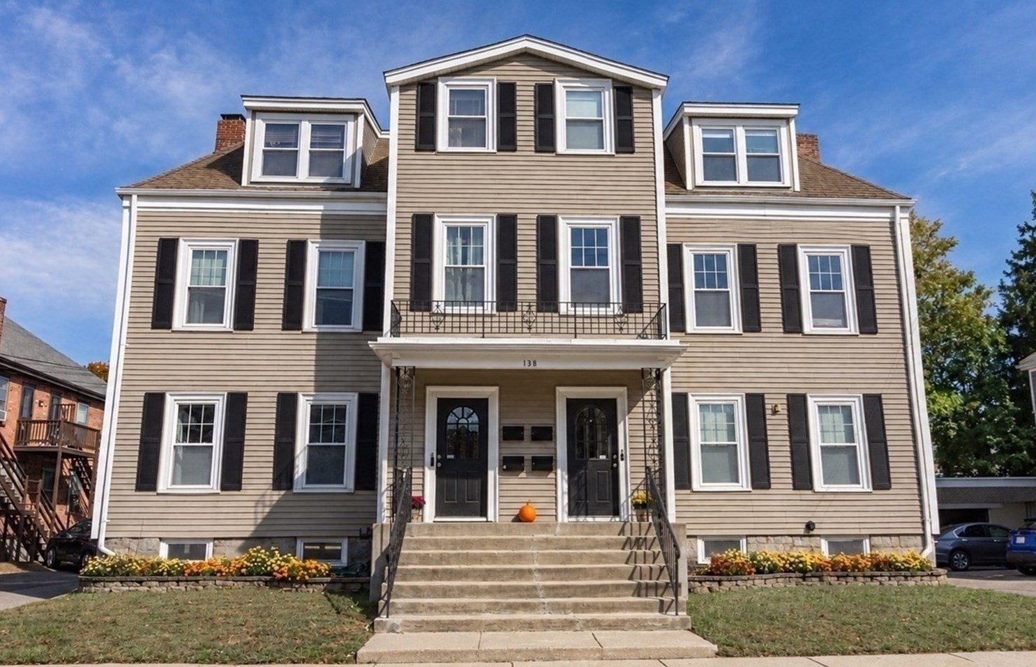 138 Robbins Street Unit 1, Waltham, MA 02453
