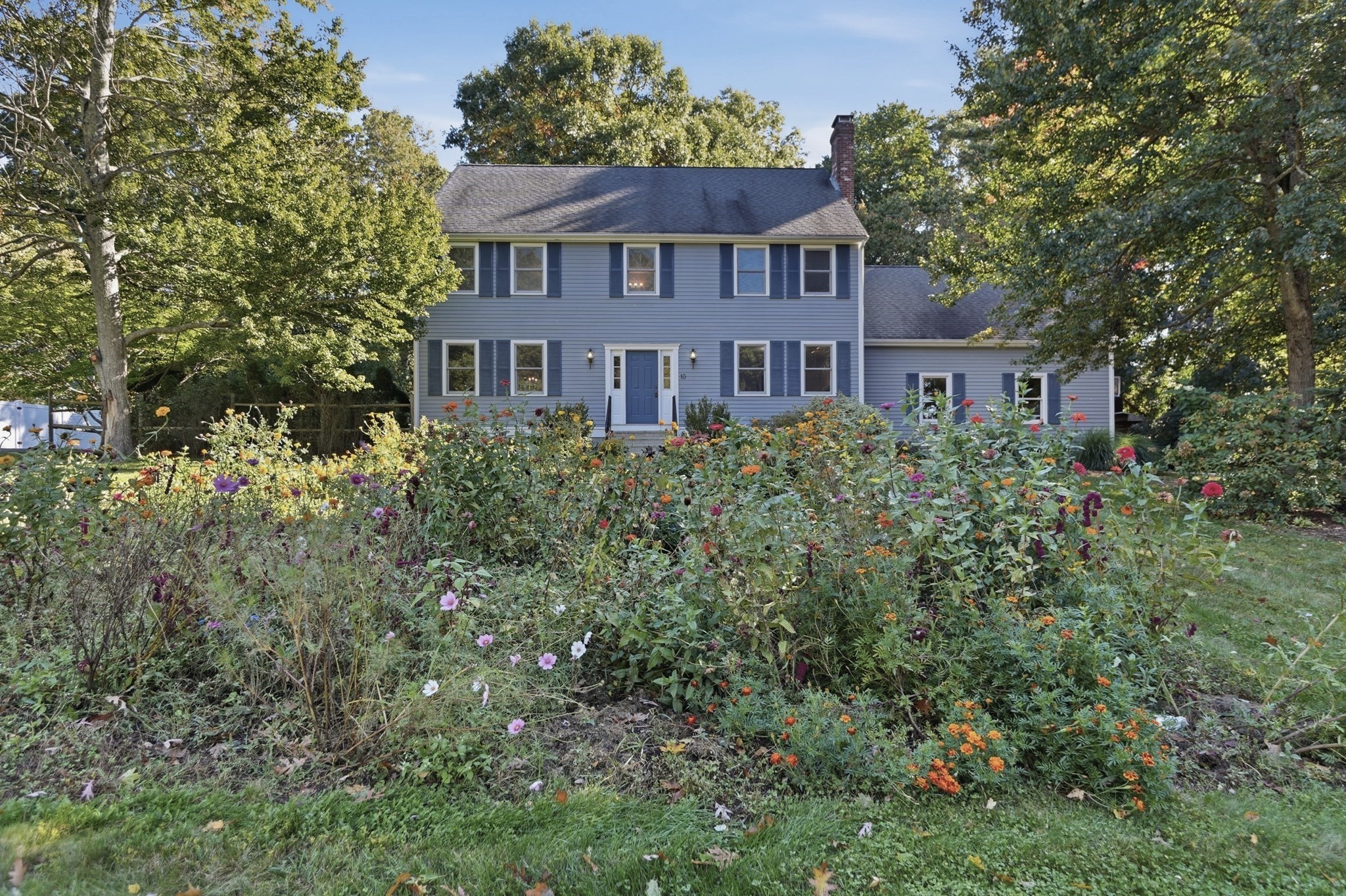 10 Kings Lane, Medway, MA 02053