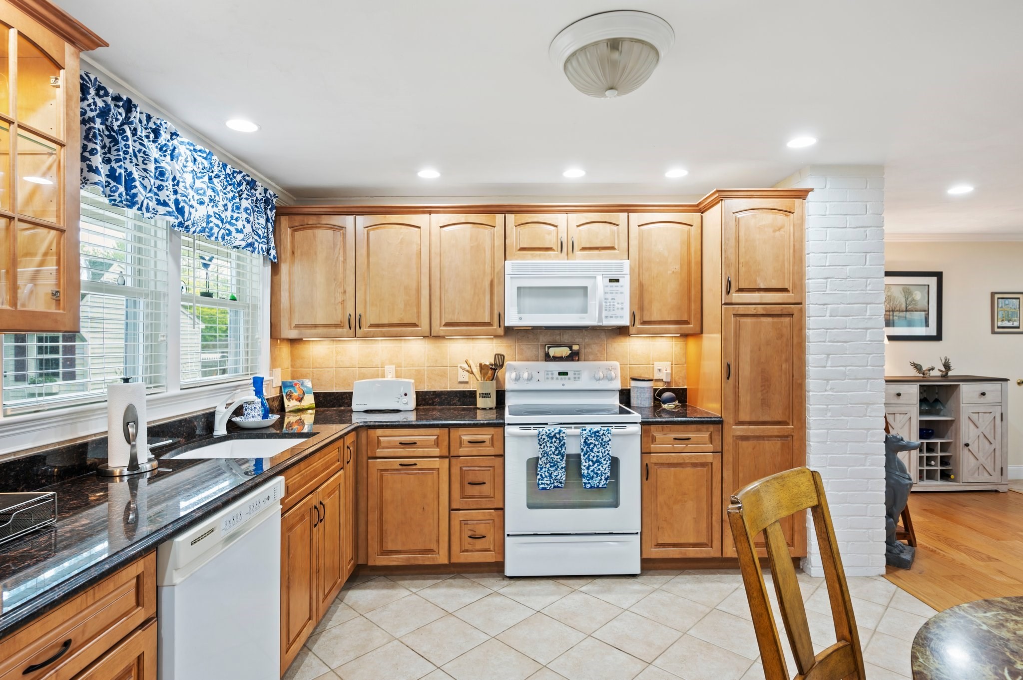 79 Brookville Ave, Brockton, MA 02302 - Image 10
