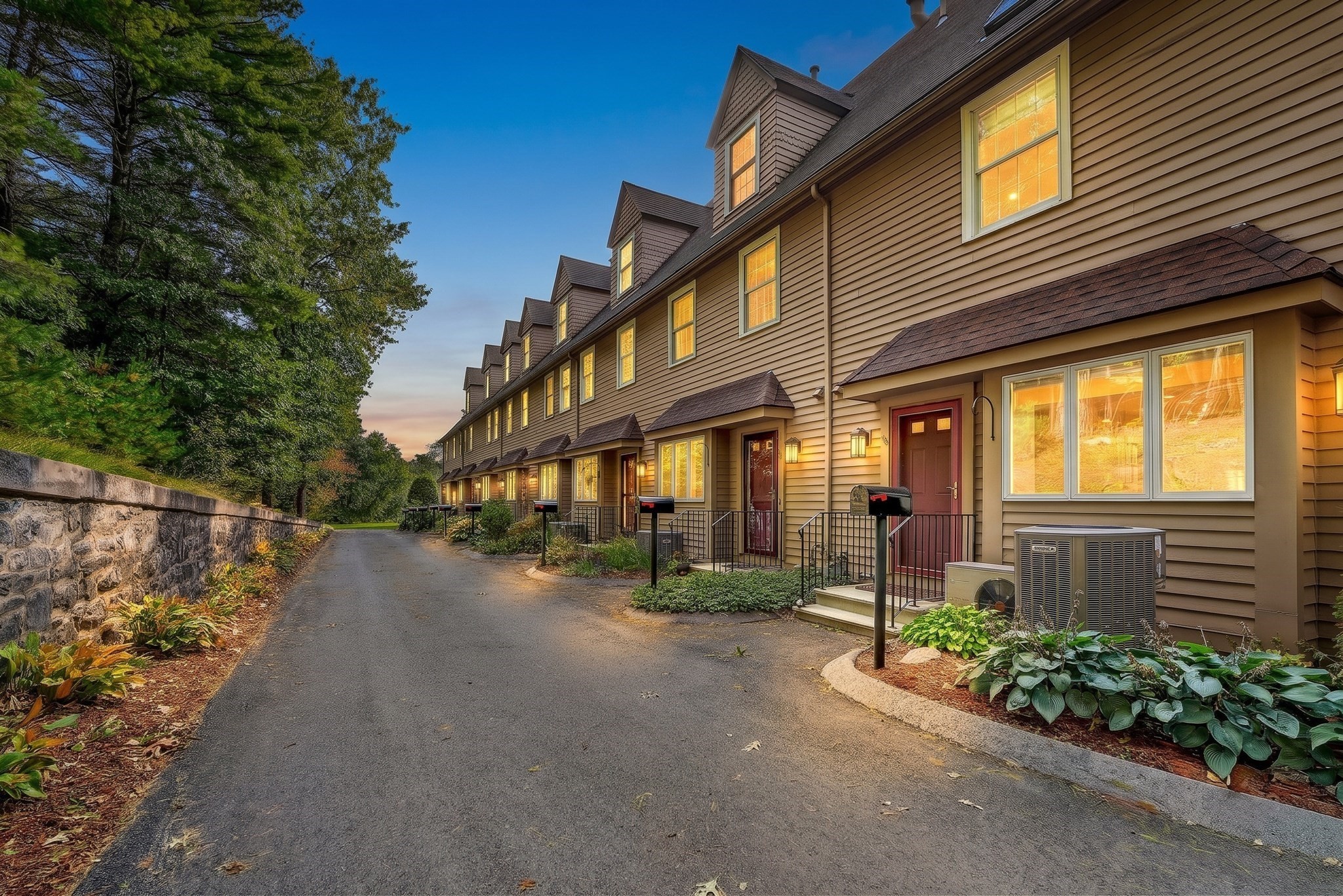 96 Sweetwater Ave Unit 9, Bedford, MA 01730