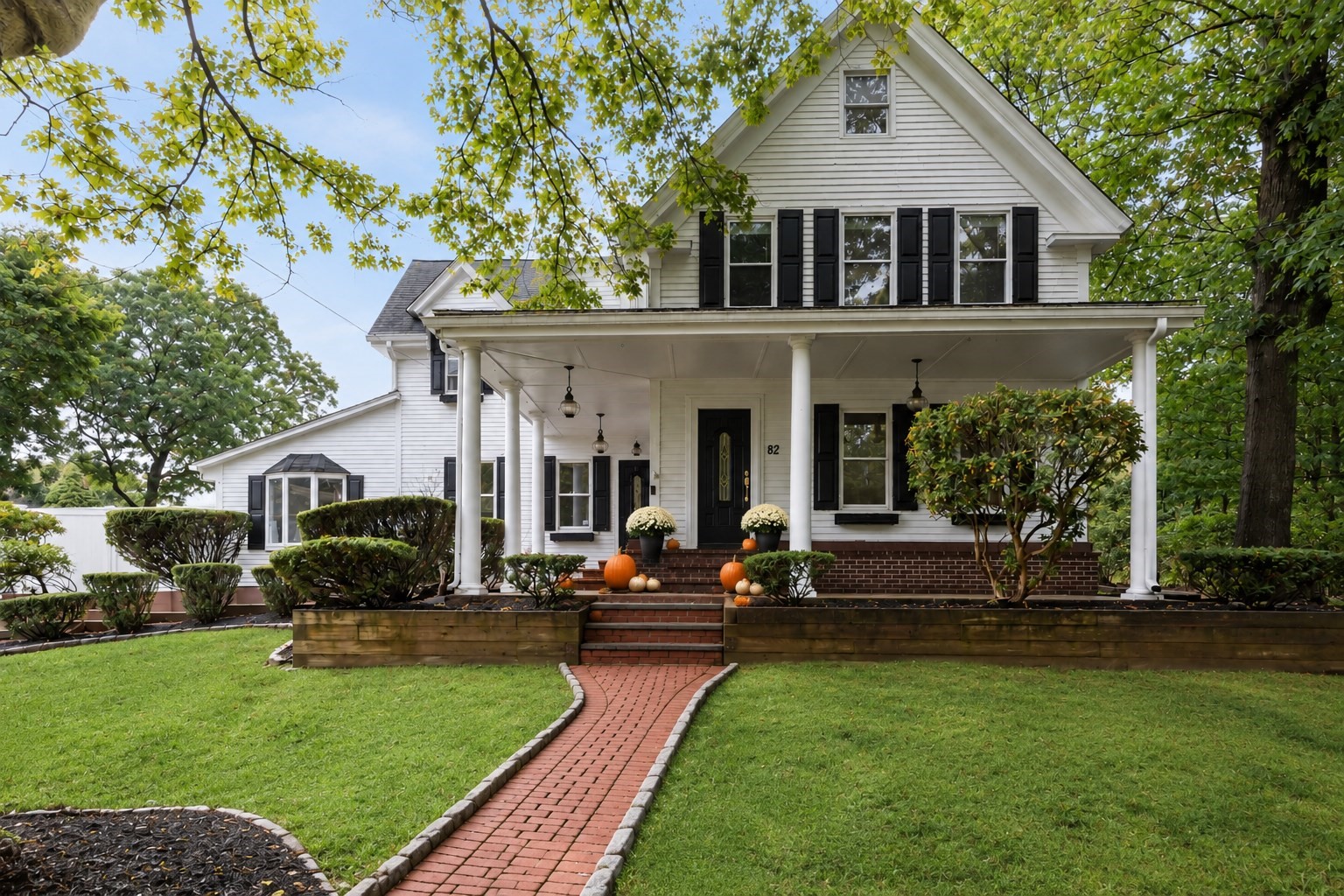 82 Grove St, Quincy, MA 02169