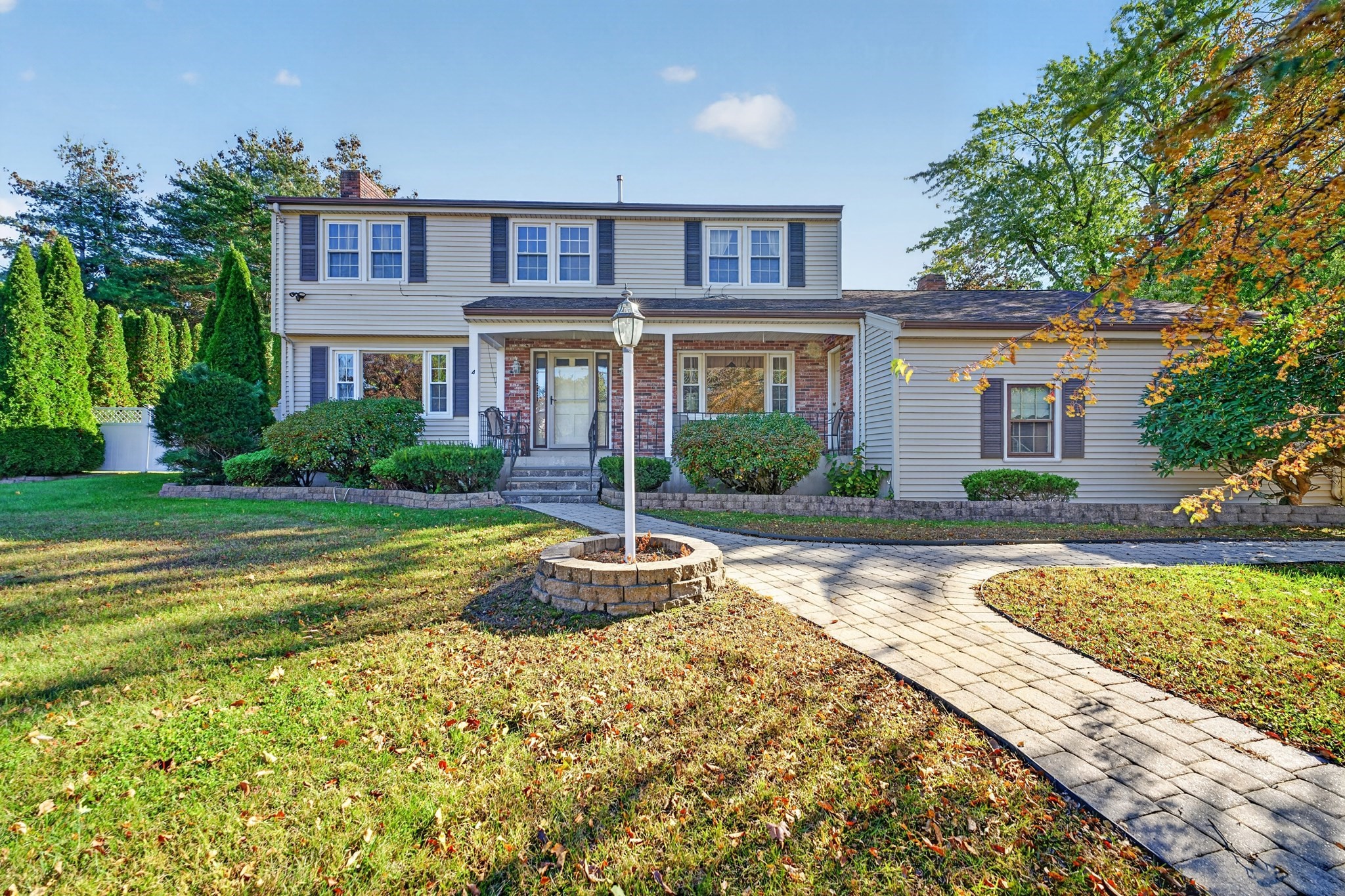 4 Old Homestead Rd, Methuen, MA 01844