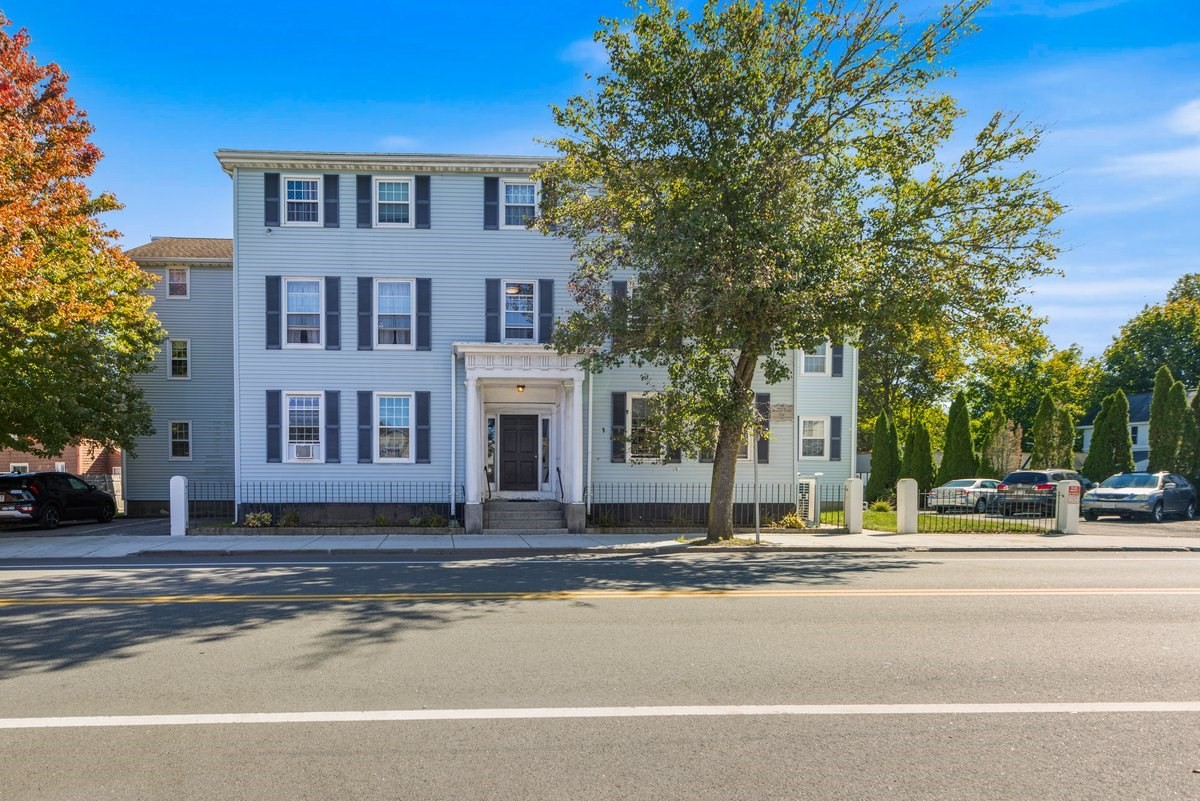 75 Cabot St Unit 8, Beverly, MA 01915