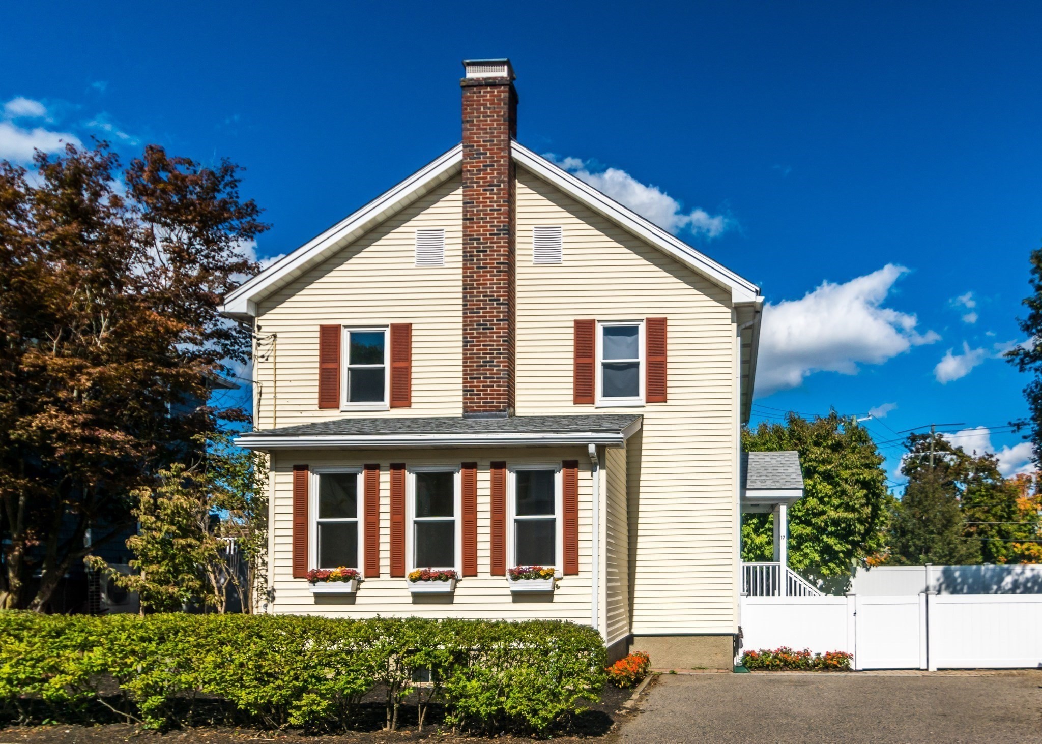 17 Hamblin Road, Waltham, MA 02453 - Image 2