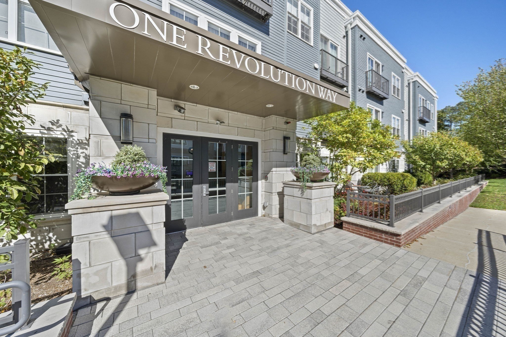 1 Revolution Way Unit 305, Canton, MA 02021