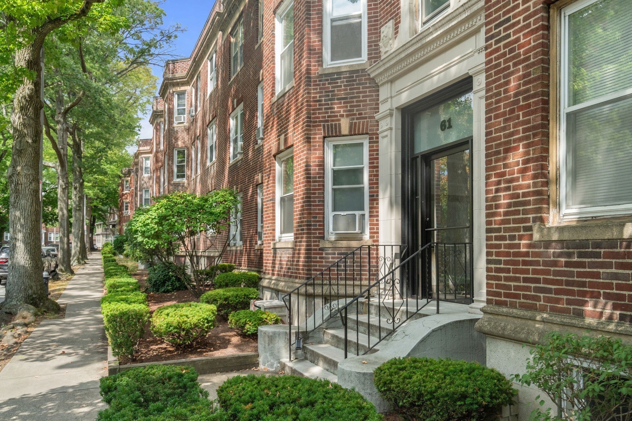 61 Thatcher St Unit 5A, Brookline, MA 02446