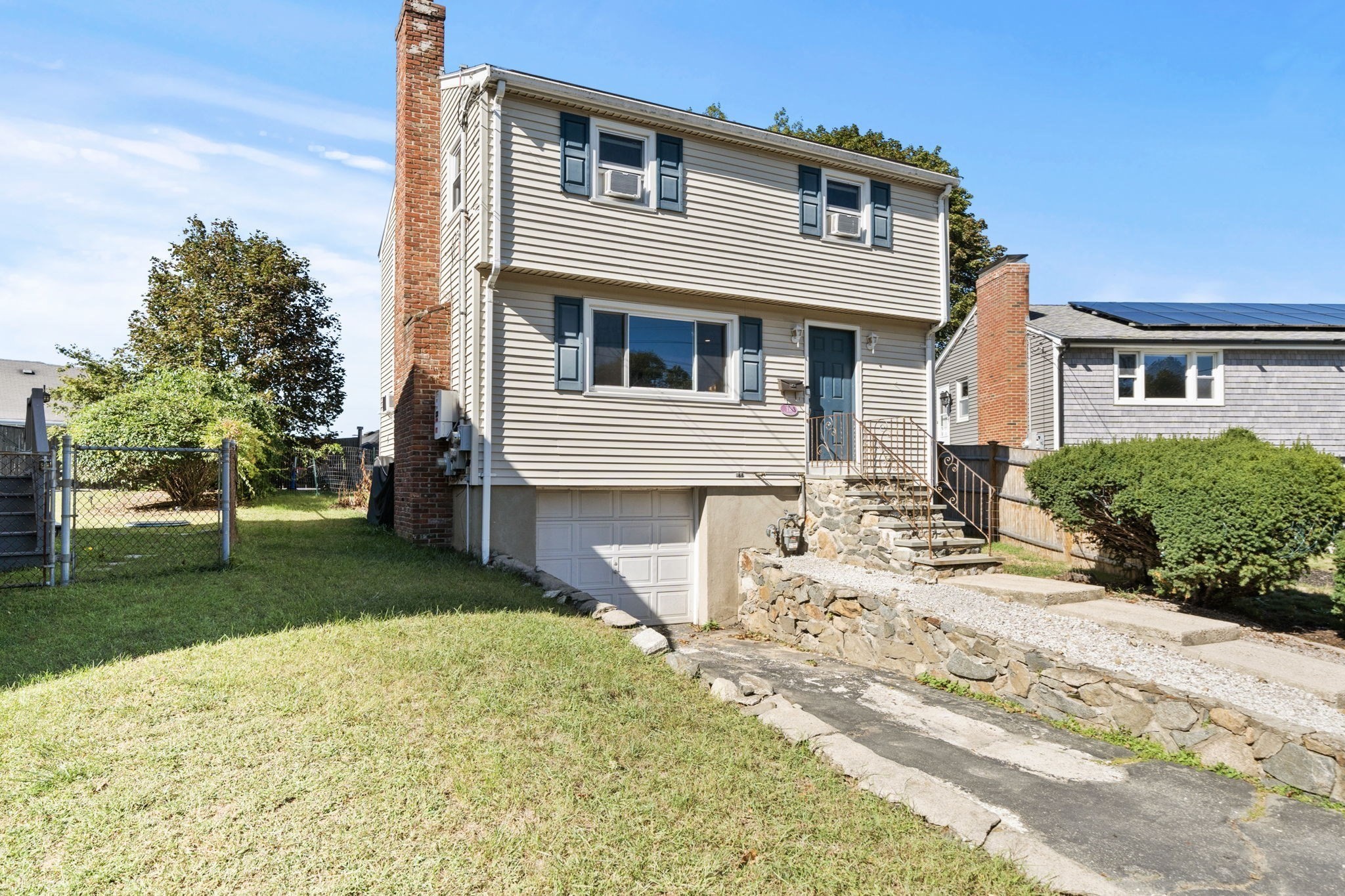 18 Thompson Ln, Lynn, MA 01904