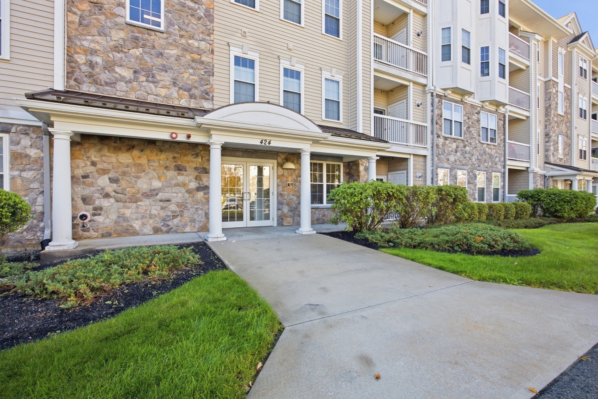 424 John Mahar Hwy Unit 103, Braintree, MA 02184
