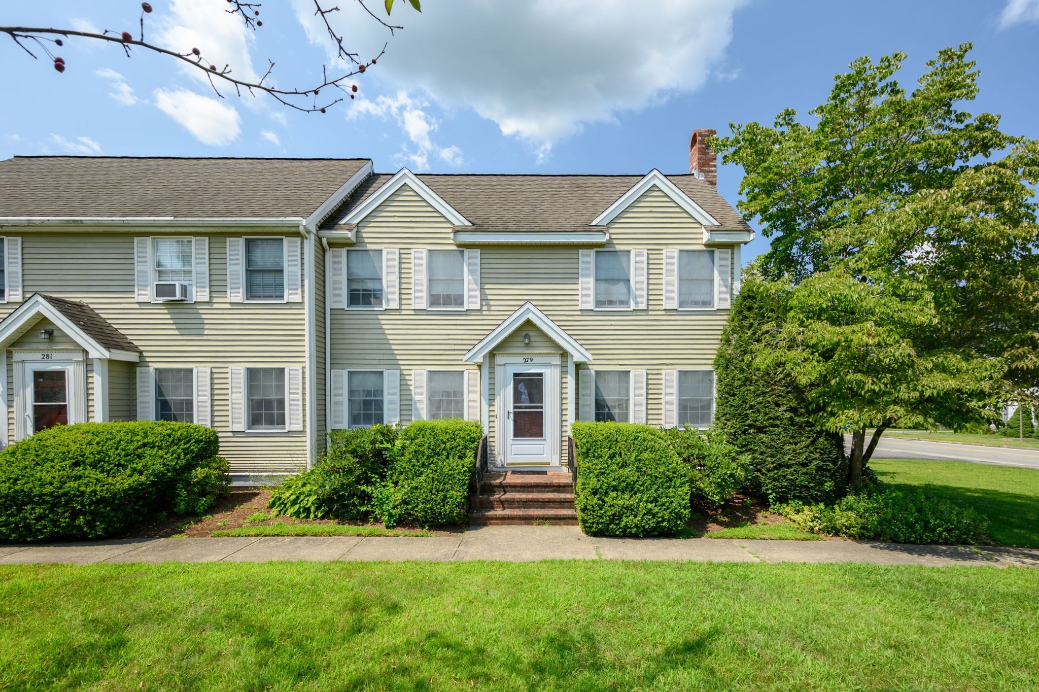 279 Central St Unit 279, East Bridgewater, MA 02333