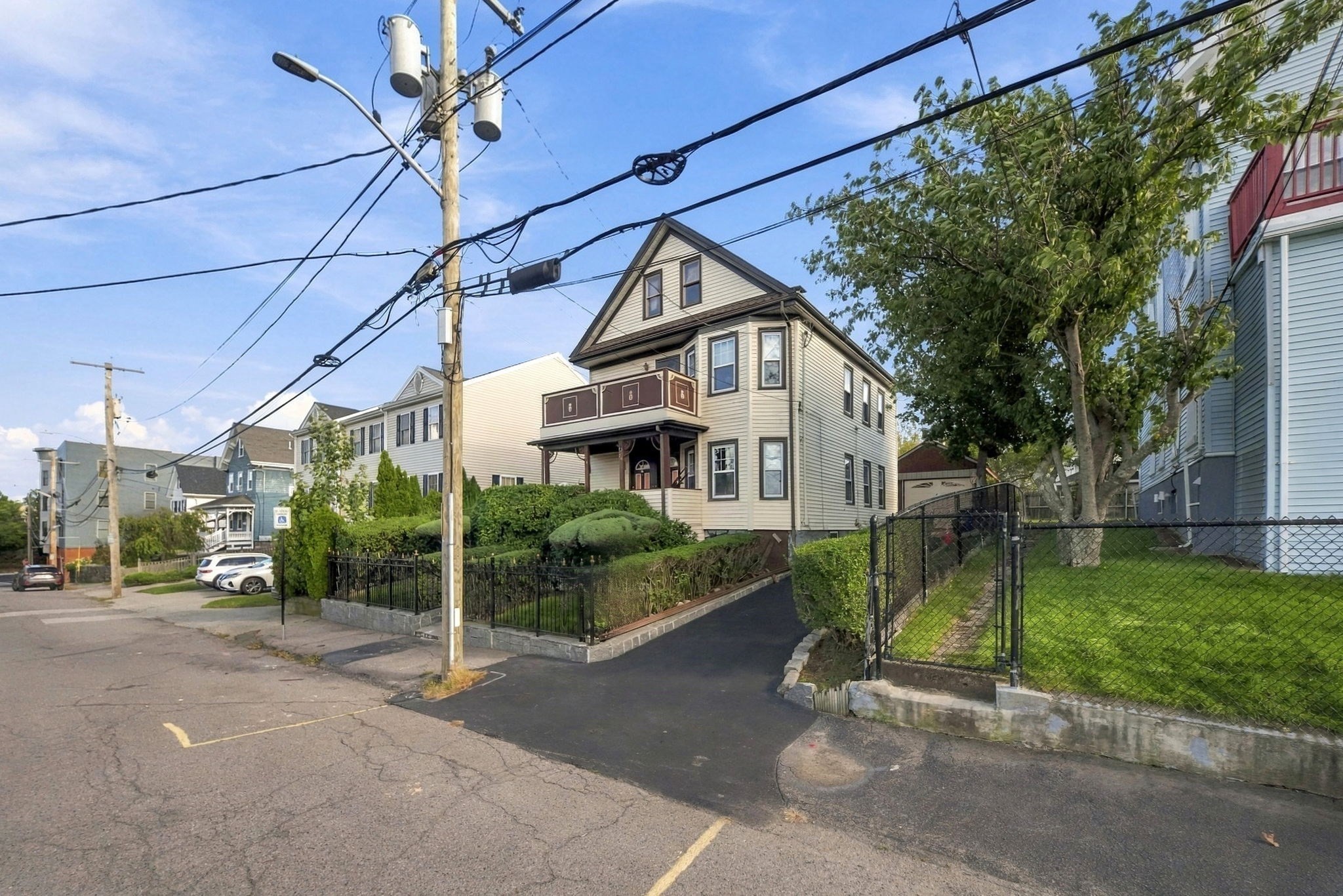 24 Walnut St, Quincy, MA 02171