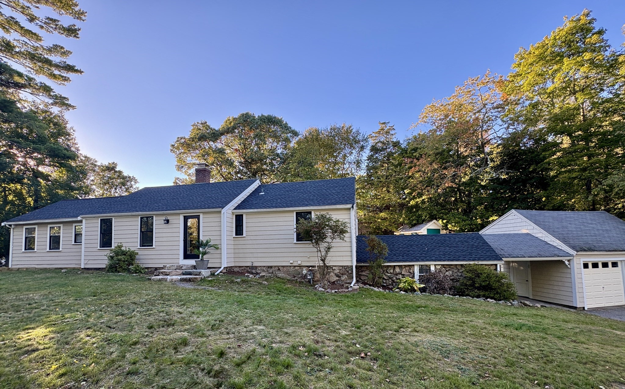 8 Forest Ave, Cohasset, MA 02025