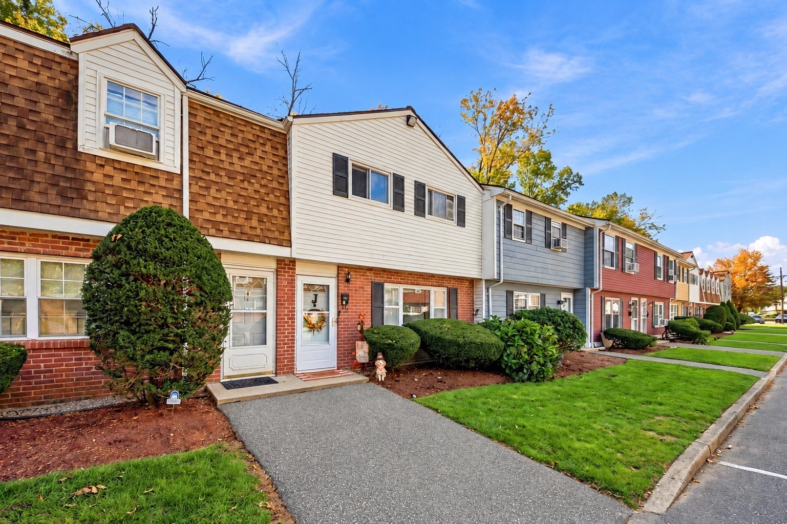 17 Orchard Ave Unit J, Haverhill, MA 01830