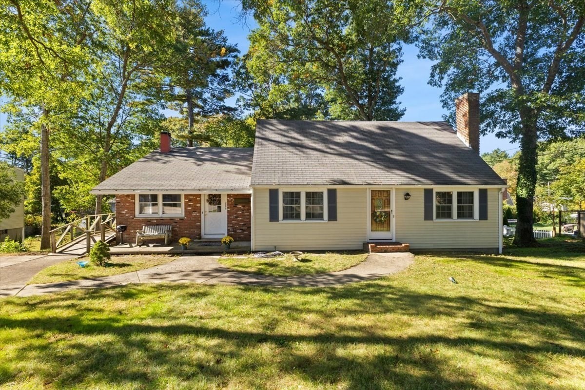 286 Pembroke St, Kingston, MA 02364